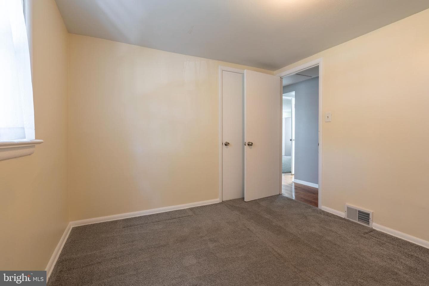 23 Maple Avenue photo 30