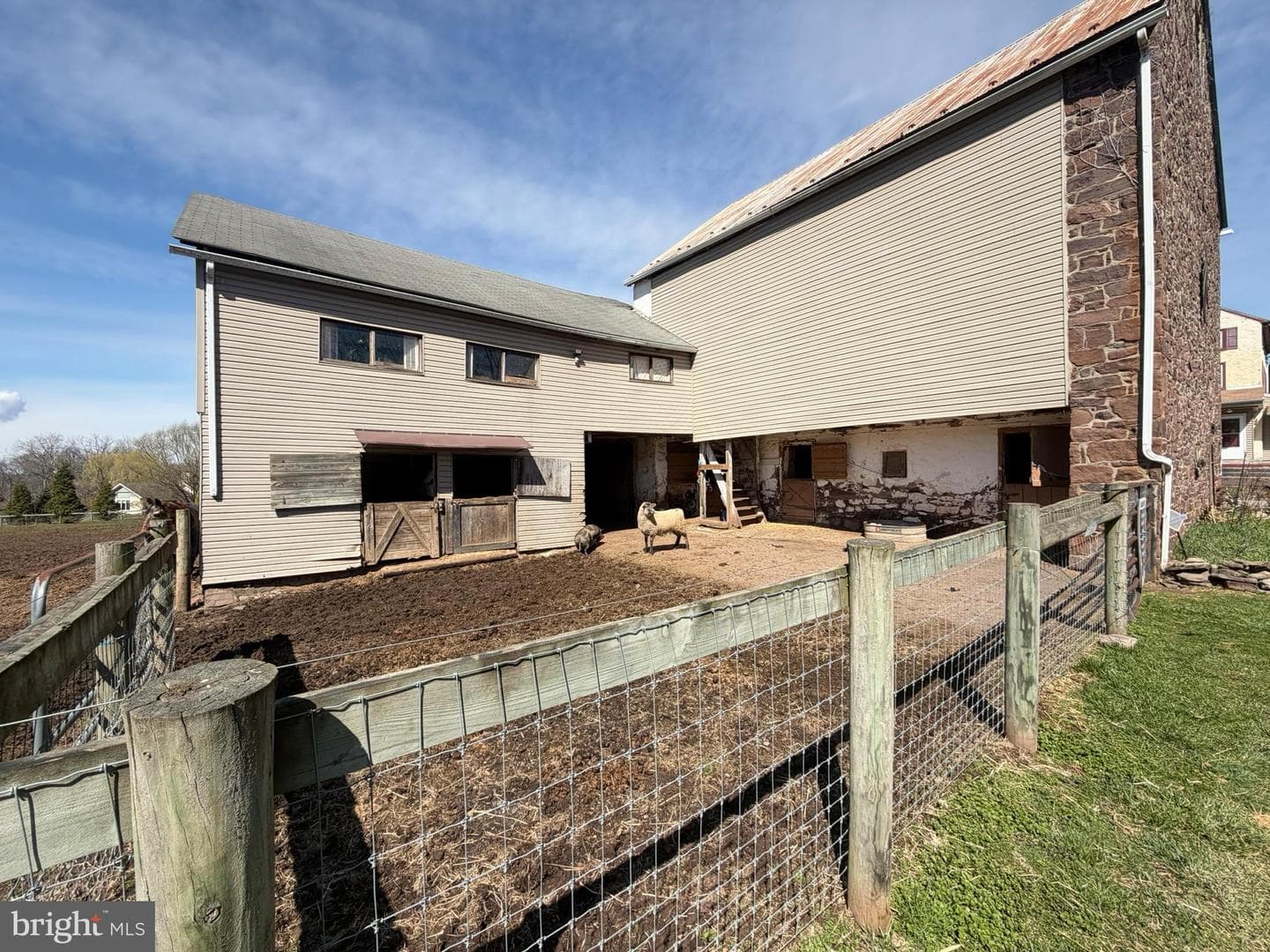 969 N Grange Avenue photo 30