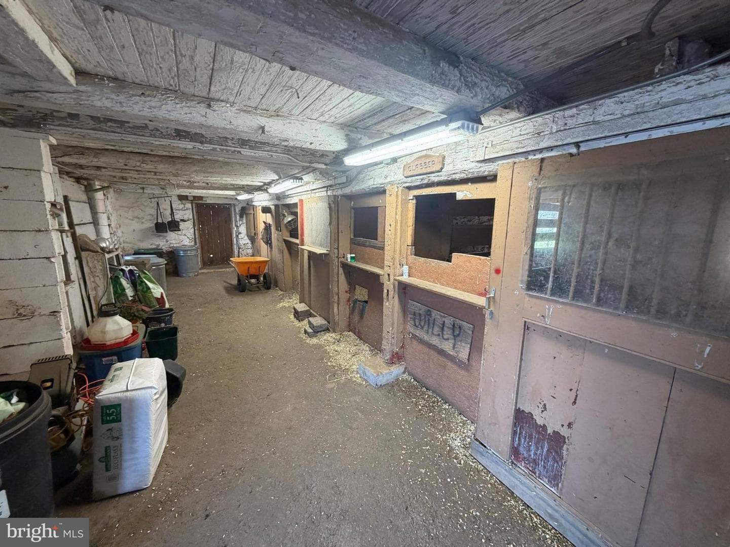 969 N Grange Avenue photo 31