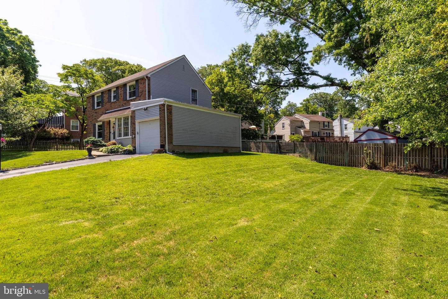 1910 Maplewood Avenue photo 31