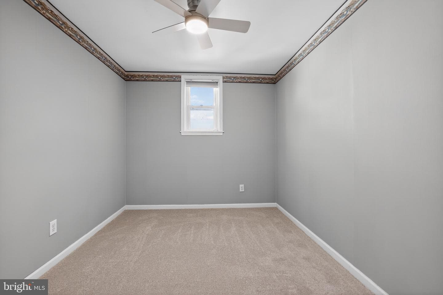 1150 Oxford Circle photo 20