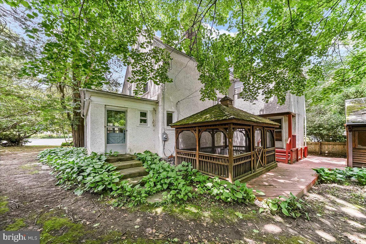 4 E Lodges Lane photo 44