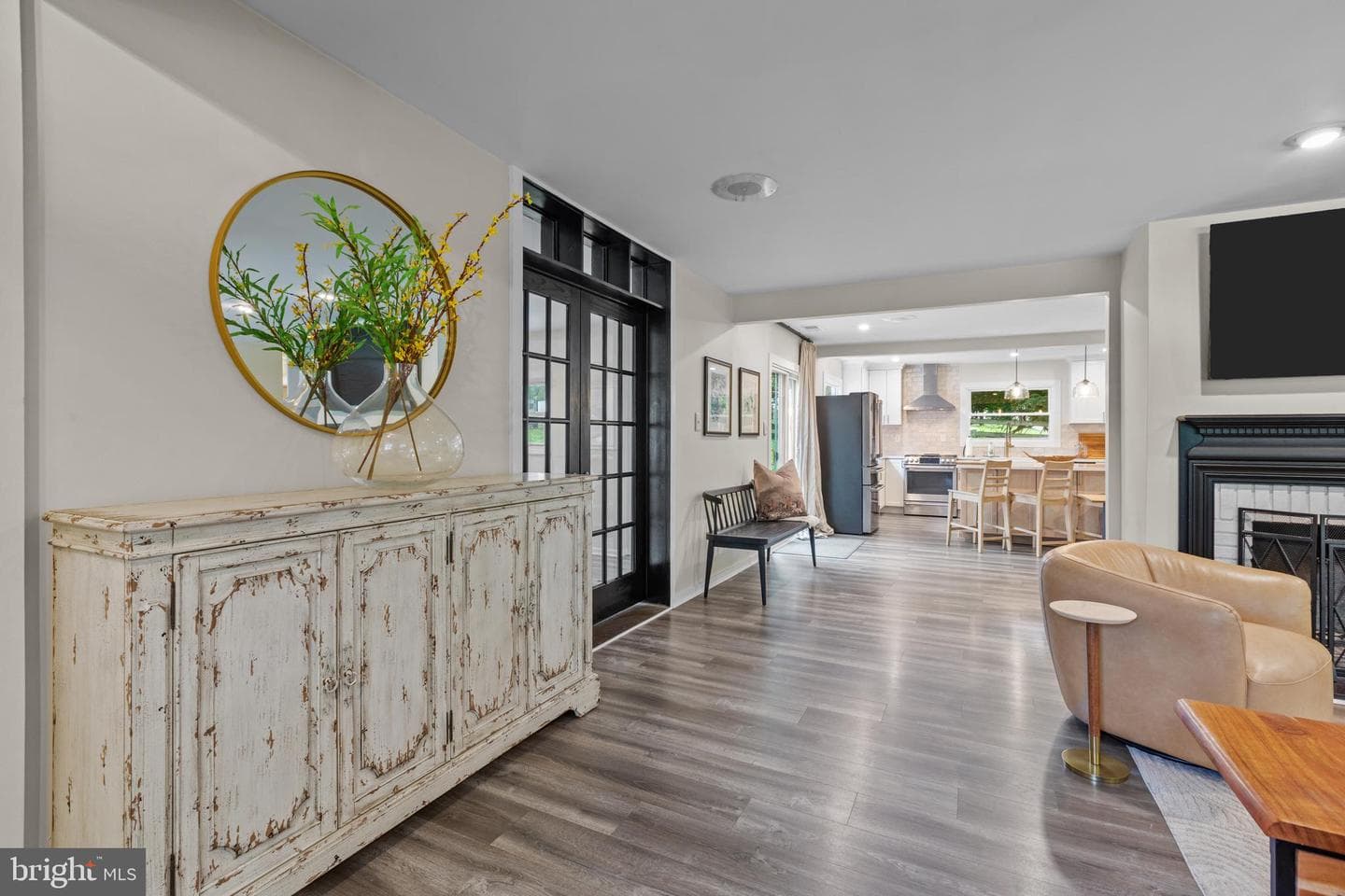 1108 Cromwell Road photo 3