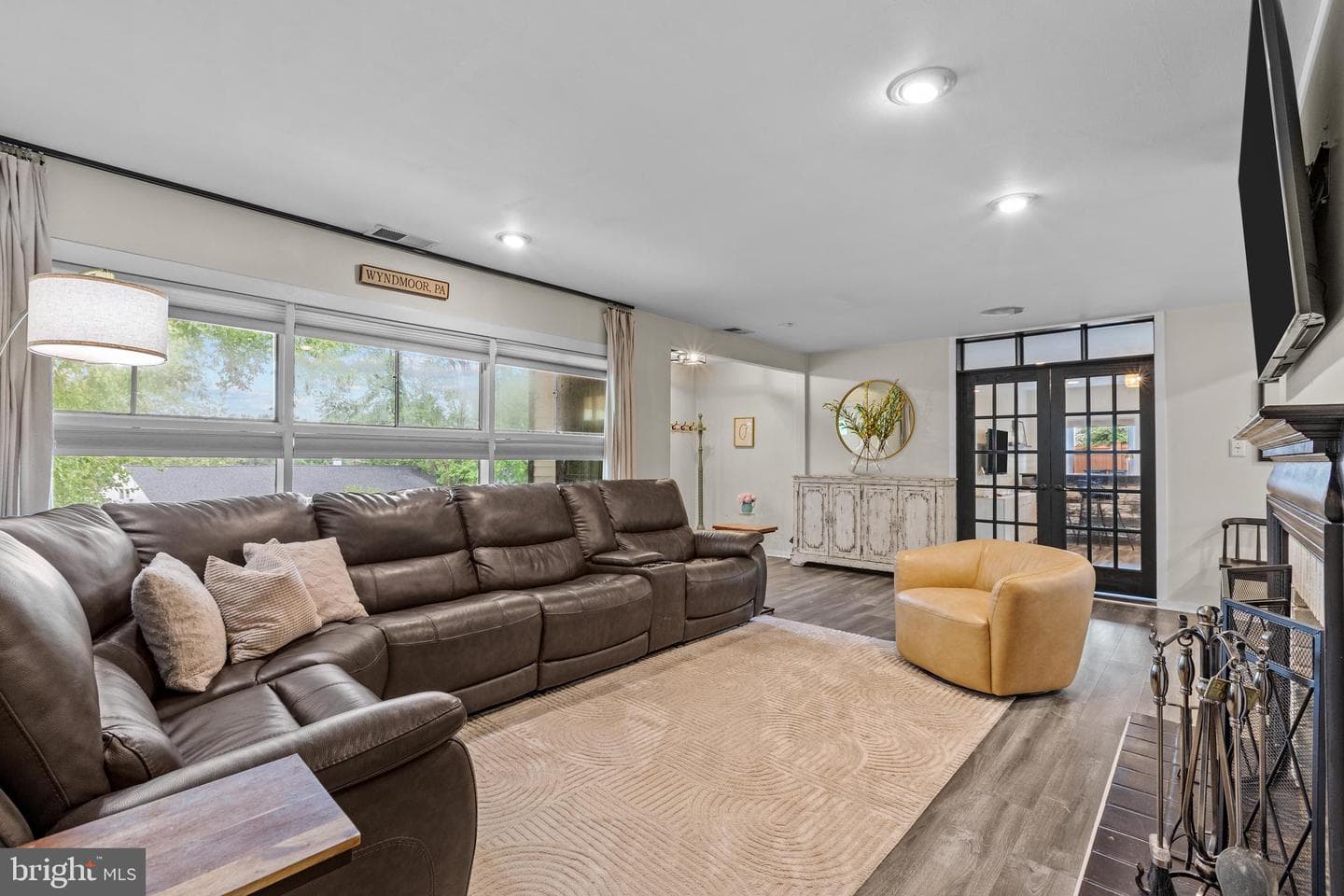 1108 Cromwell Road photo 6
