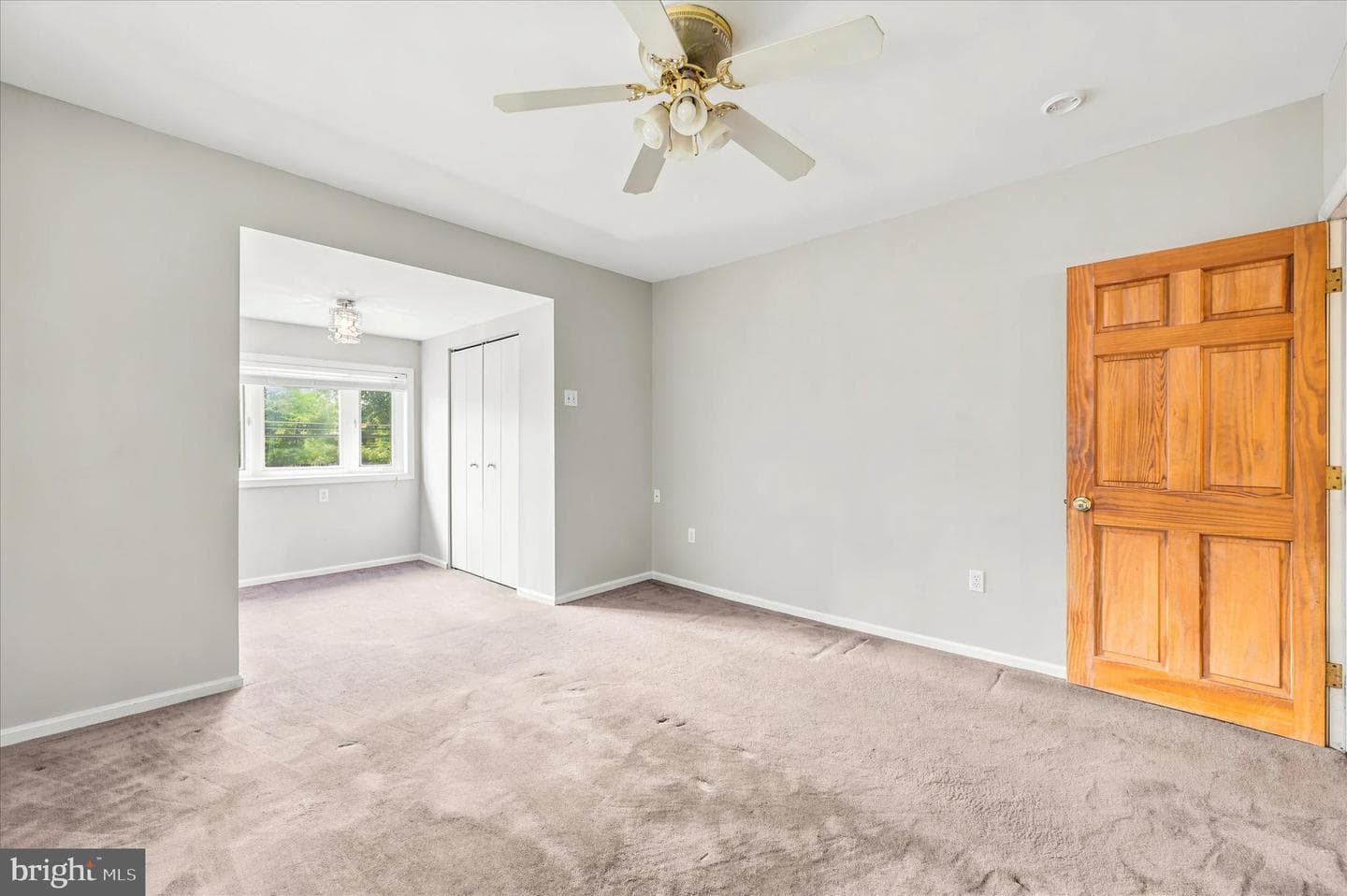 218 N Sylvania Avenue photo 13