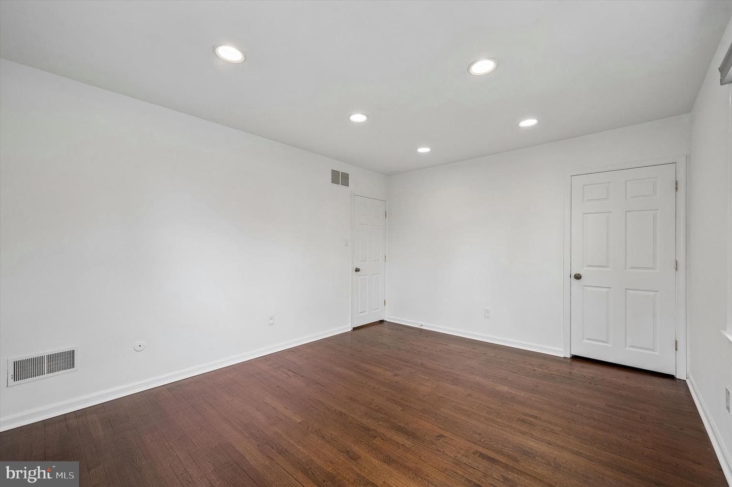 3 Hansen Court photo 24
