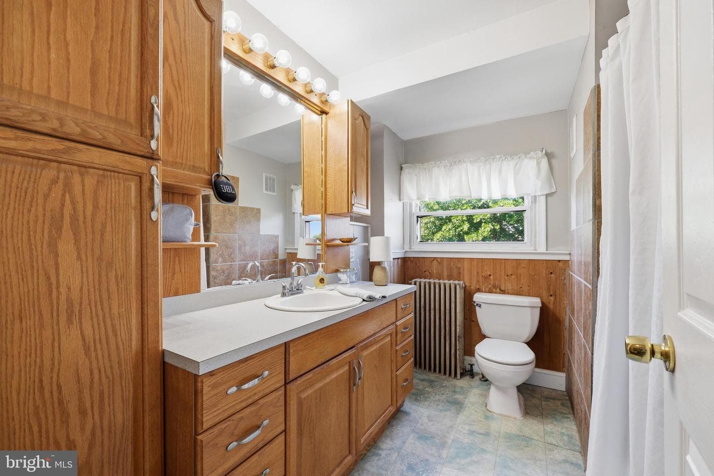 40 Adams Avenue photo 18
