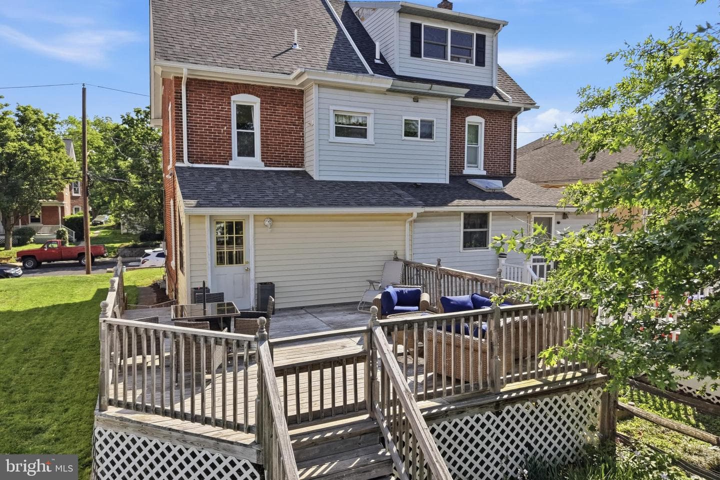 40 Adams Avenue photo 31