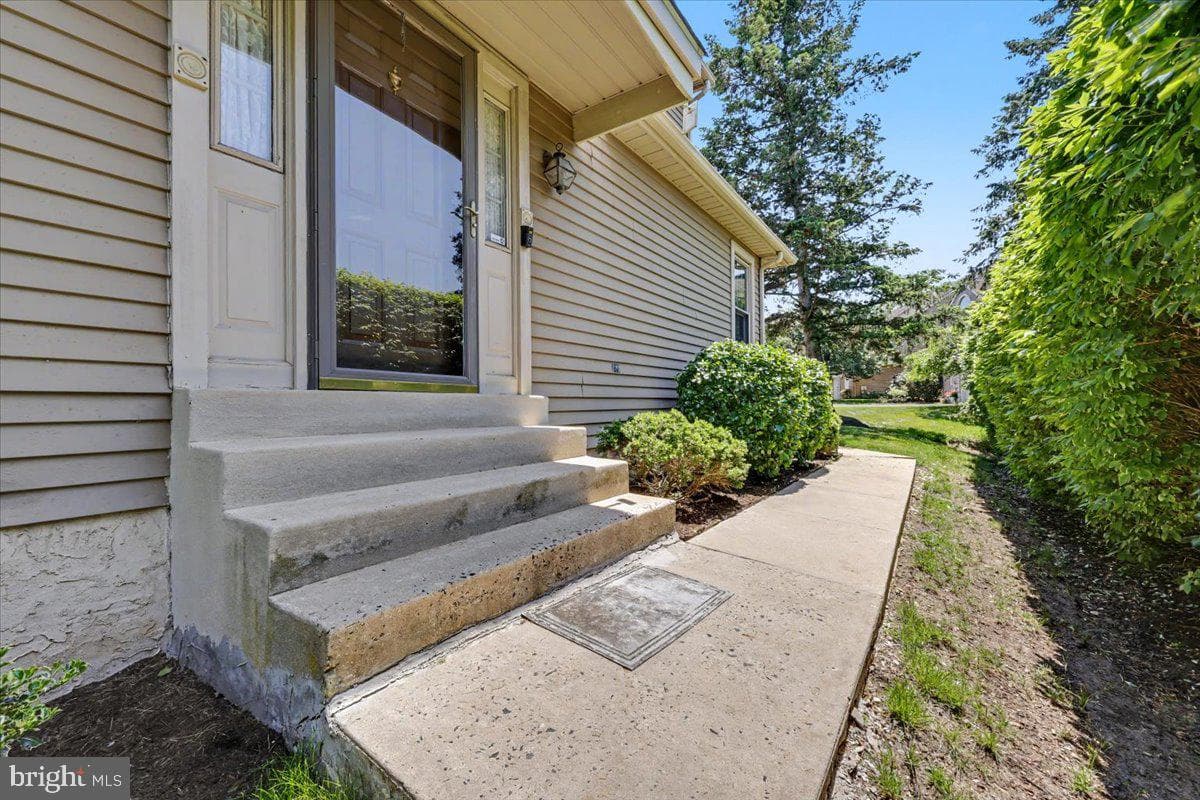 1156 Kipling Court photo 2