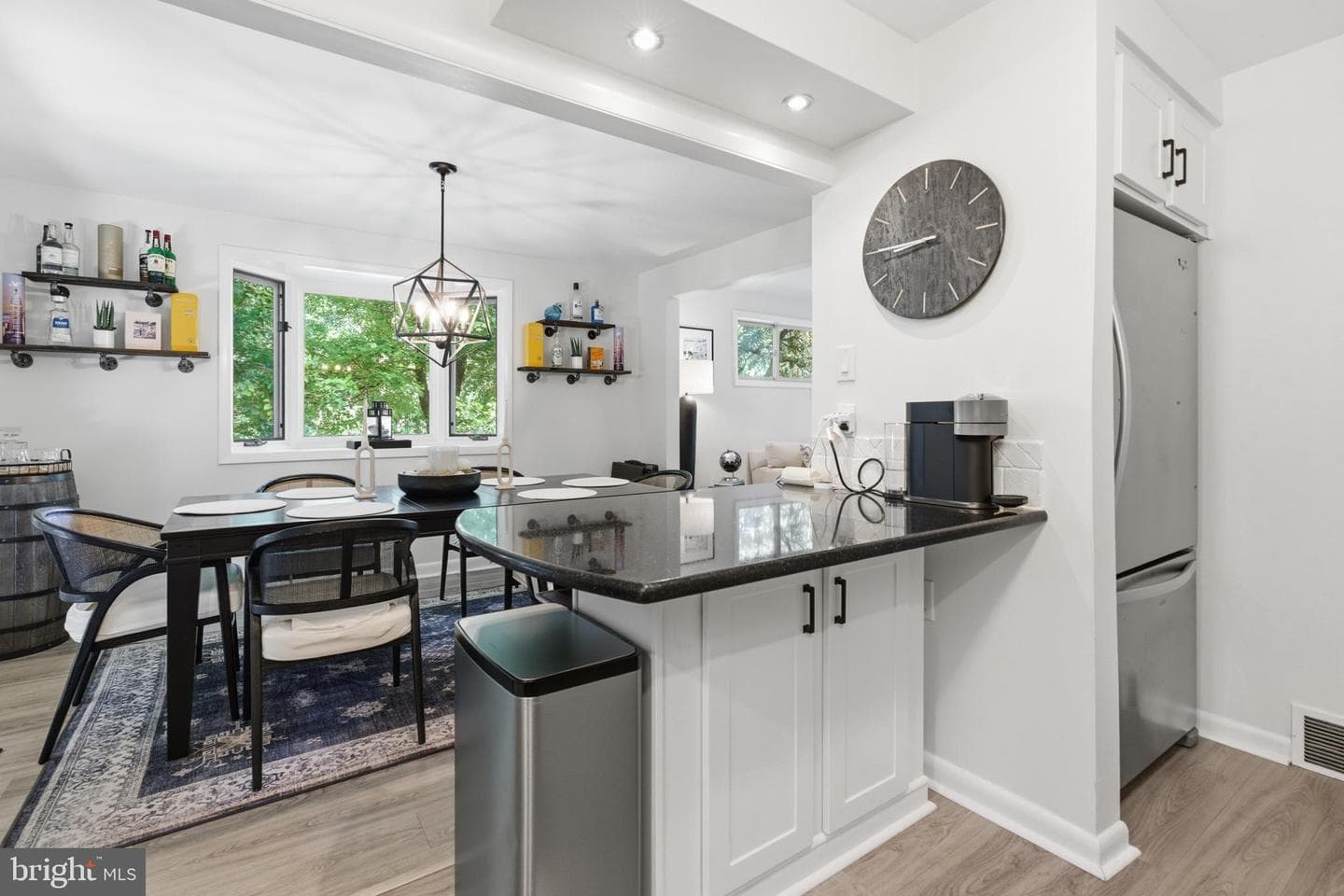 582 Forest Road photo 14