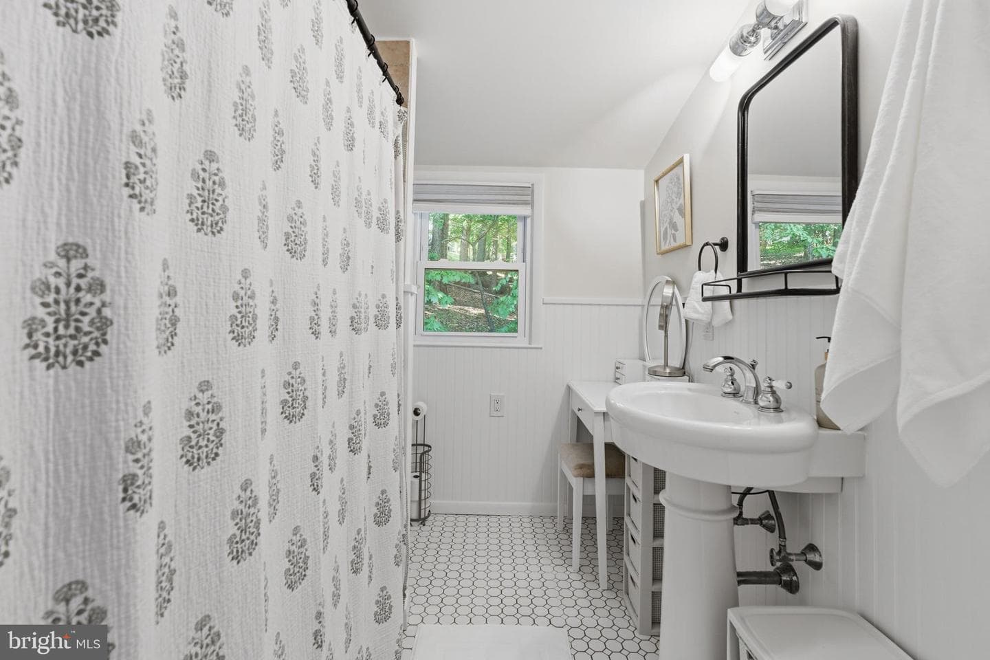 582 Forest Road photo 28