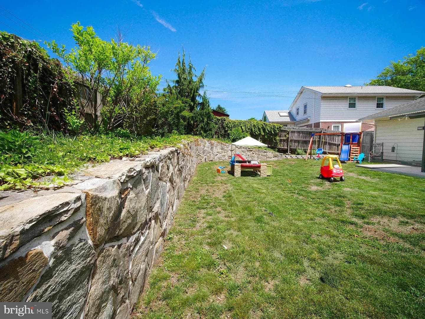 1017 Sycamore Drive photo 36