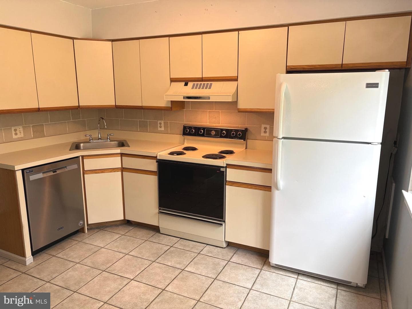 475 Brown Briar Circle photo 6