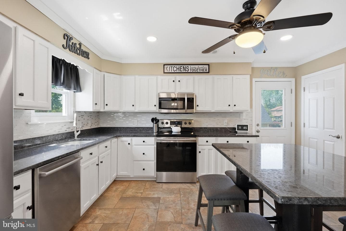 409 Saw Mill Lane #b photo 14