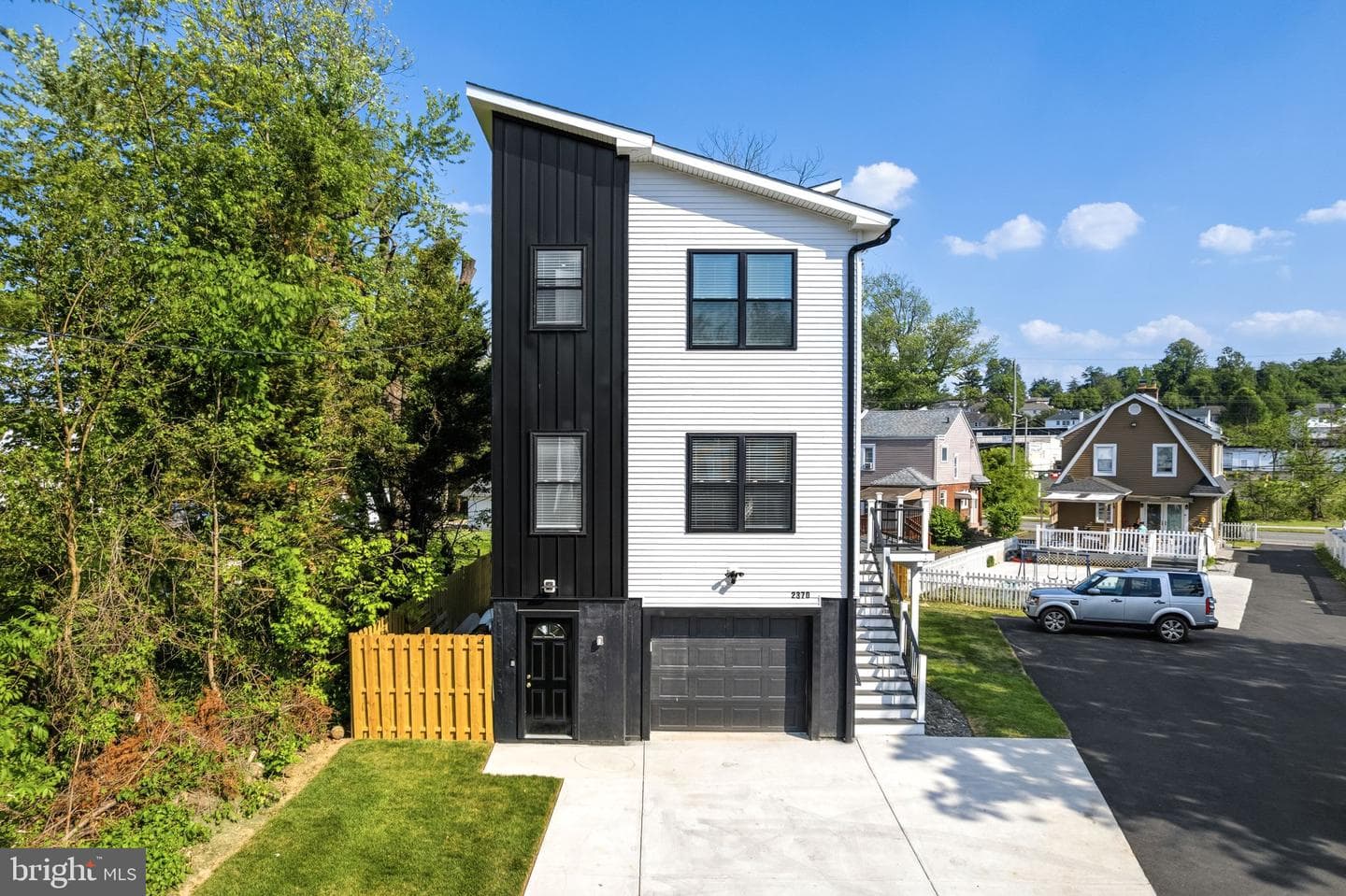2370 Randolph Street photo 4