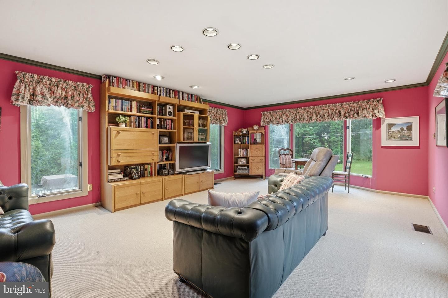 510 Twin Oaks Drive photo 13