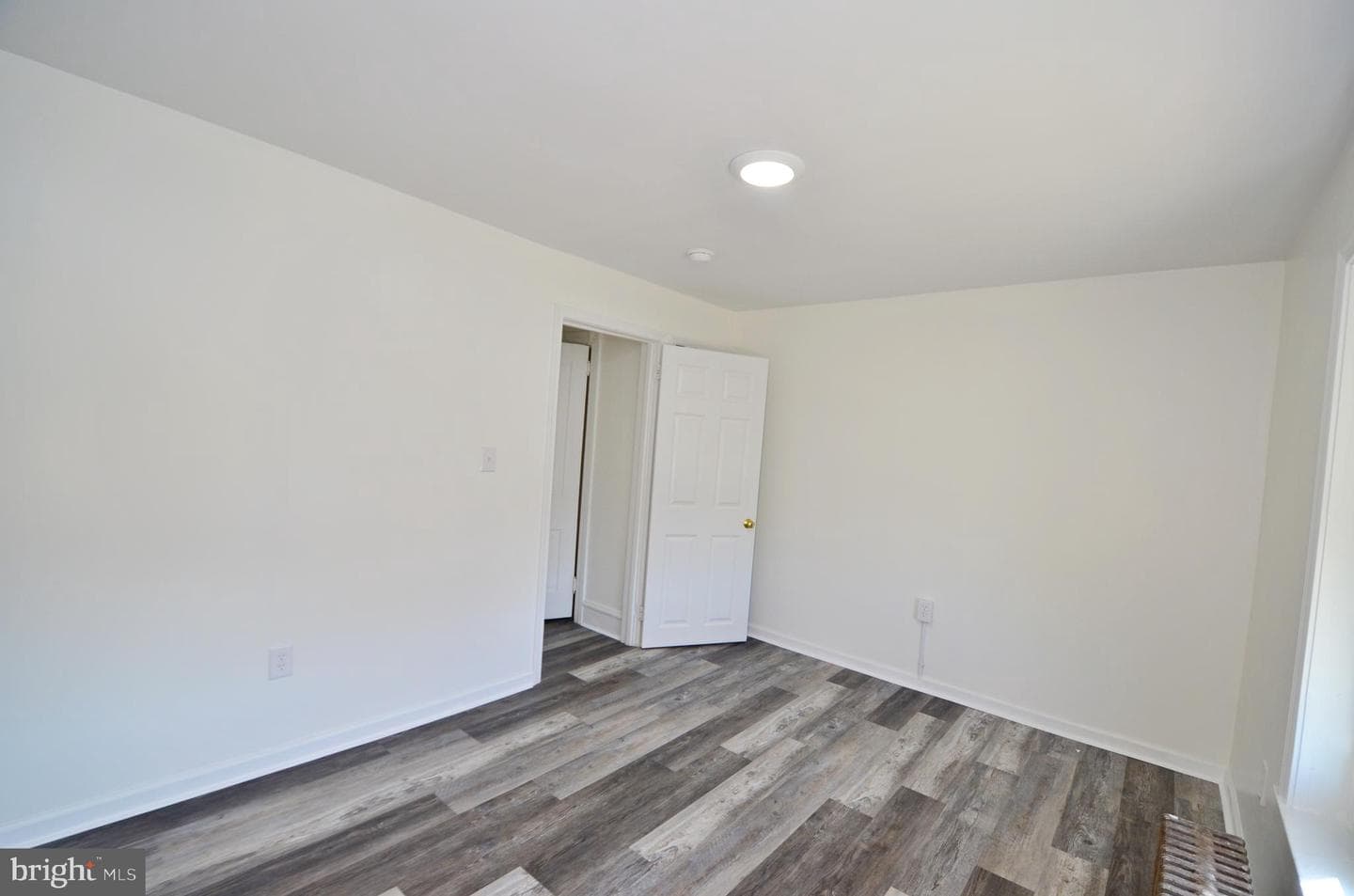 607 N Cannon Avenue N photo 20