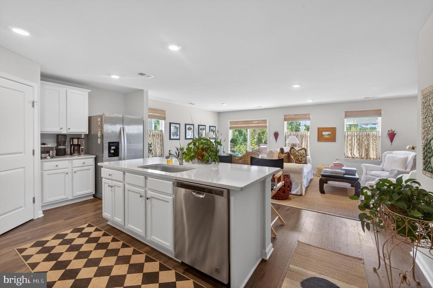 111 Lilly Dr photo 4