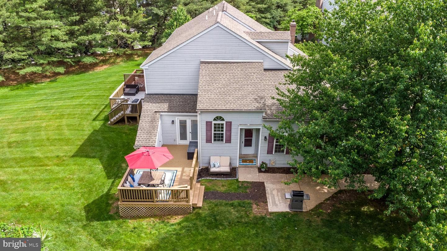 303 Stratford Ct
