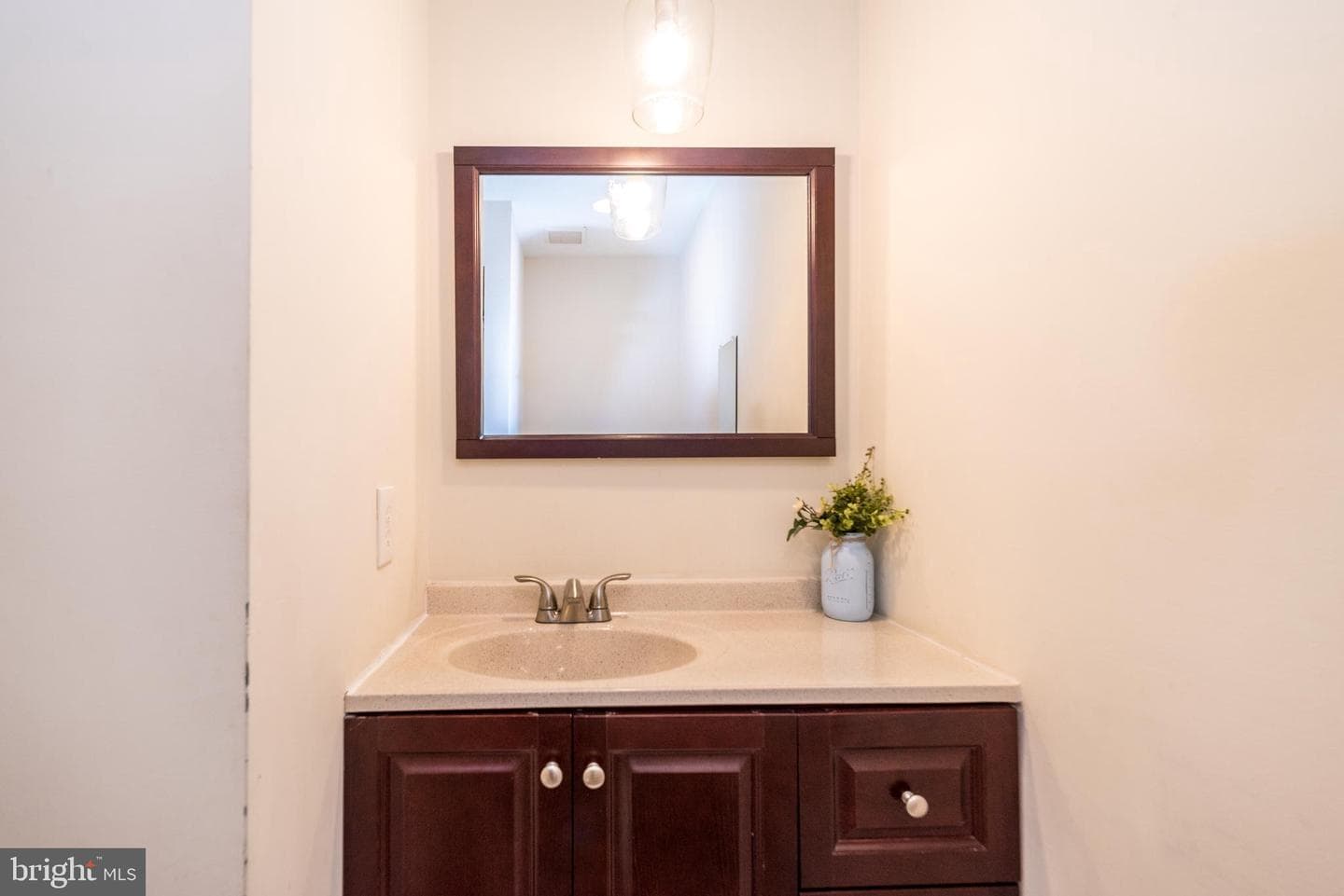 303 Stratford Court photo 33