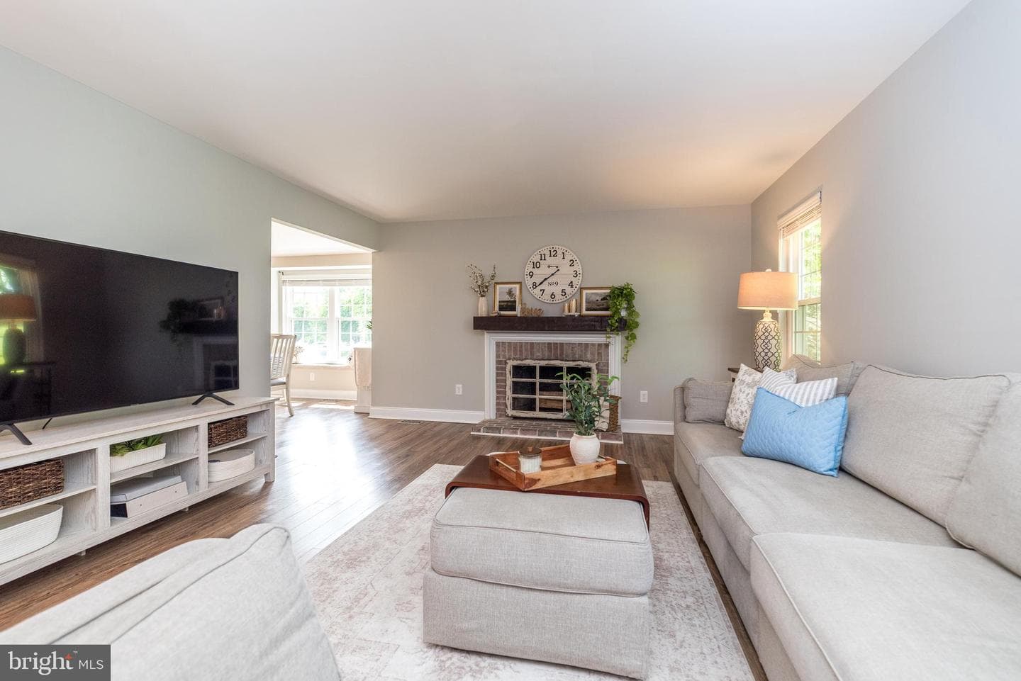303 Stratford Court photo 6