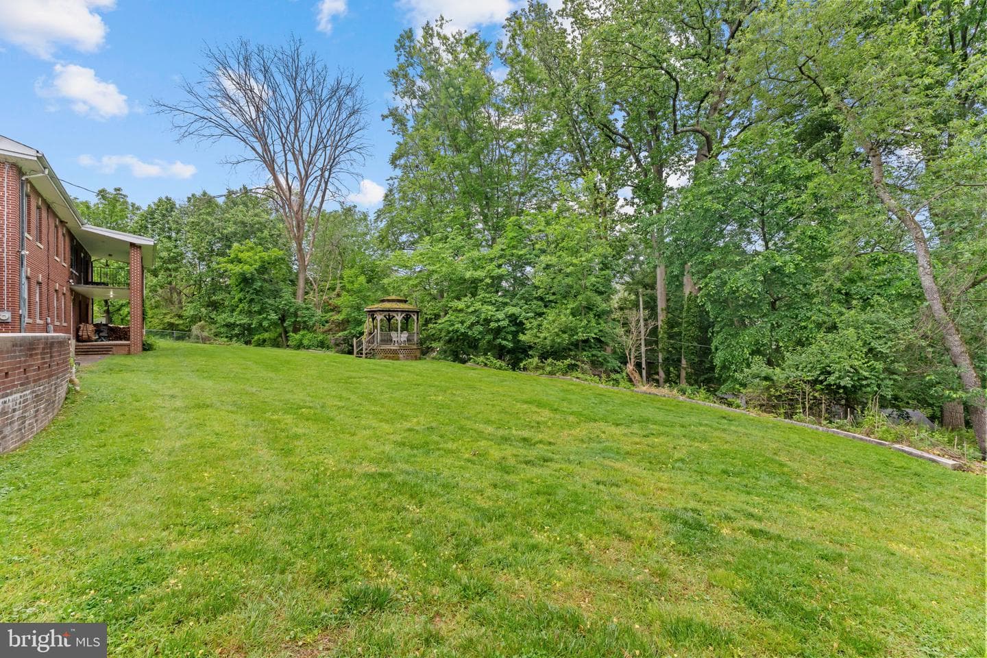 8316 Macarthur Rd photo 31