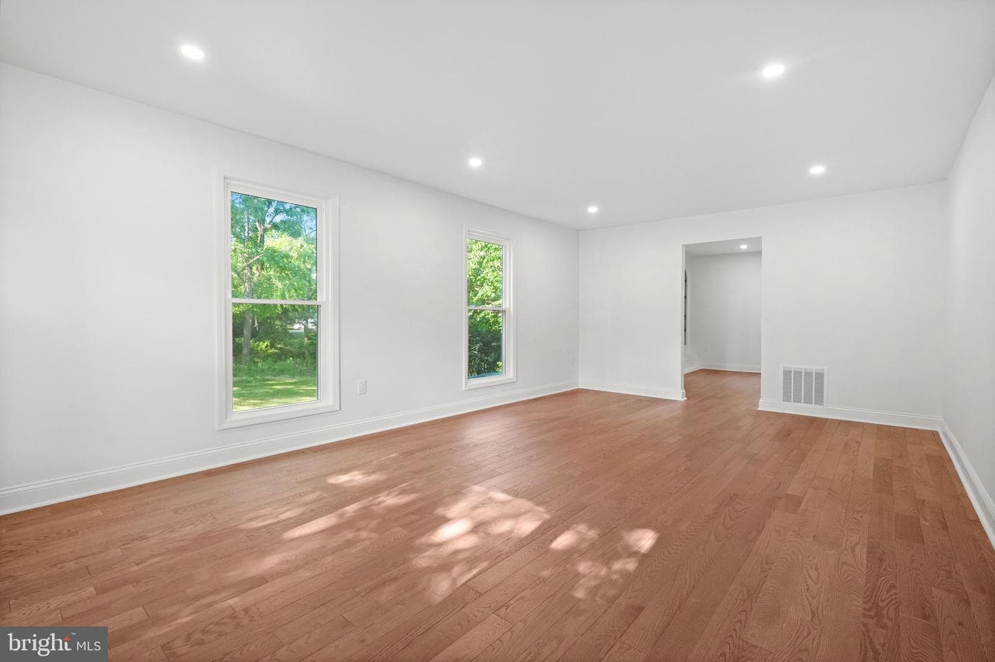 1107 Jarvis Lane photo 9