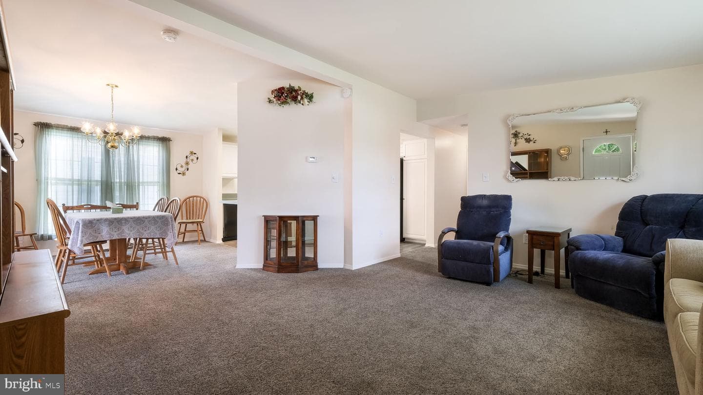 2025 Longwood Place #2025 photo 6