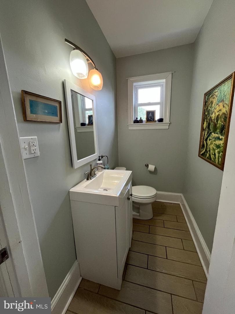 213 Ardmore Avenue photo 10