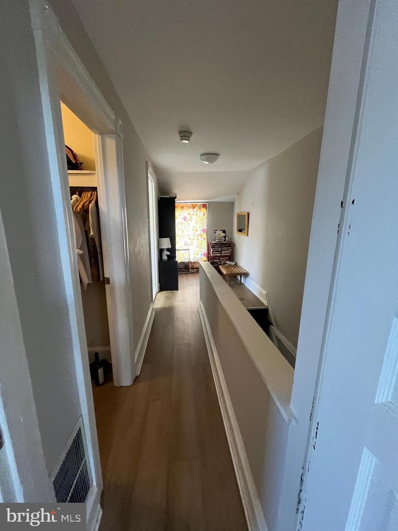 213 Ardmore Avenue photo 23