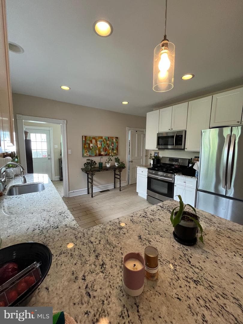 213 Ardmore Avenue photo 8