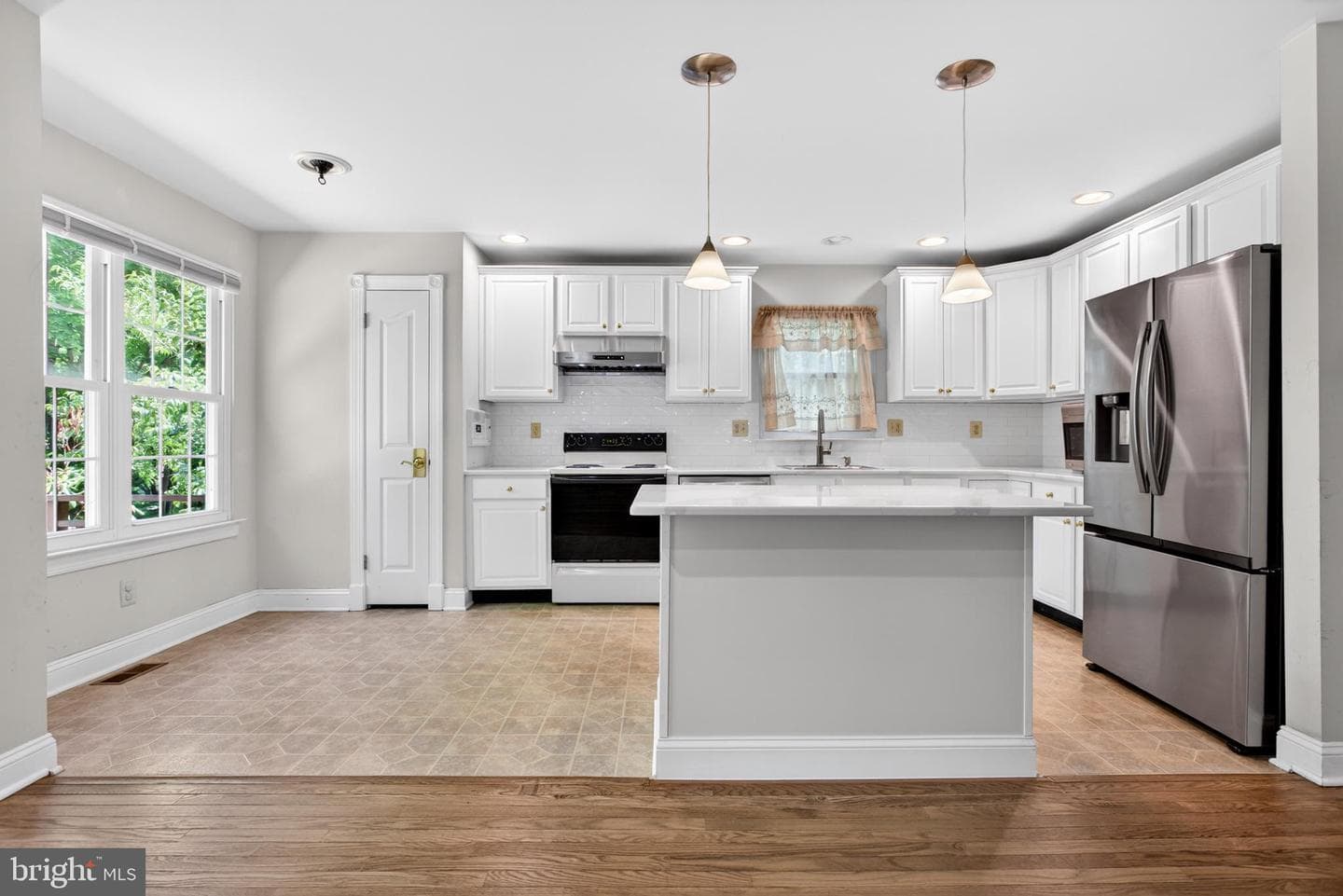 114 Williamsburg Way photo 17