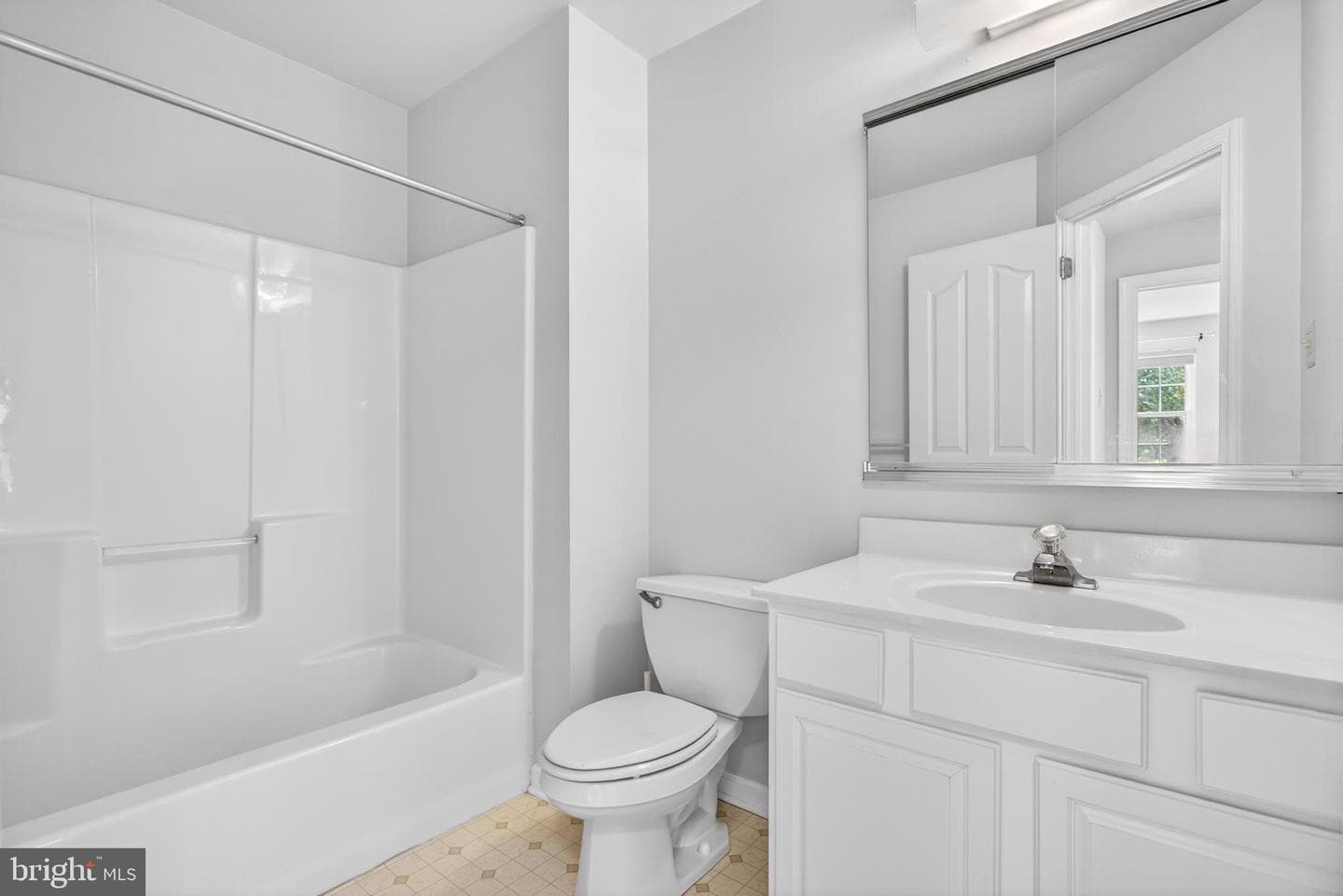 114 Williamsburg Way photo 31