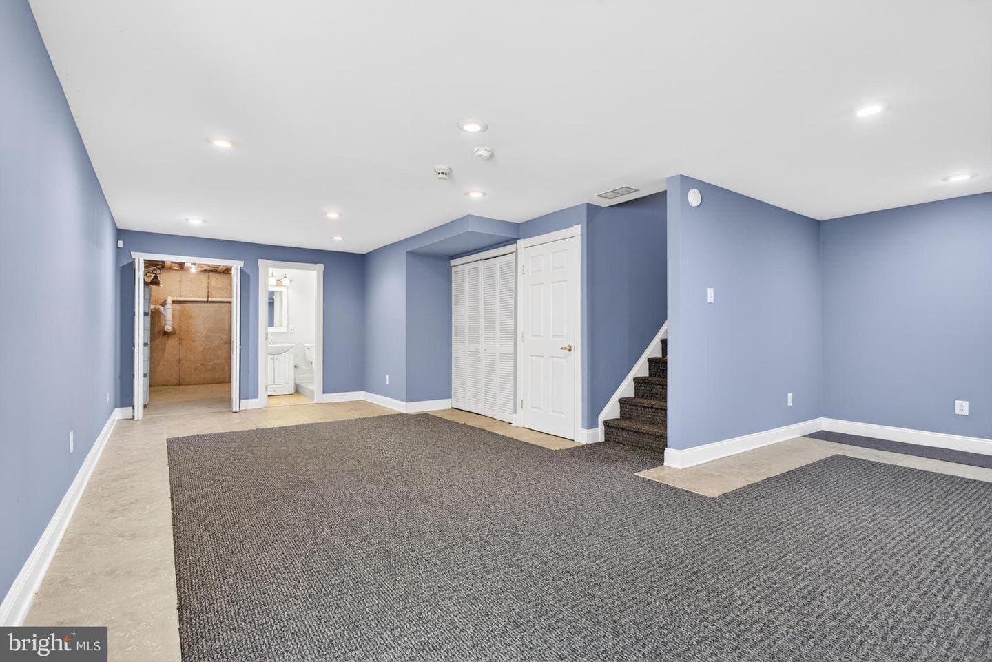 114 Williamsburg Way photo 40