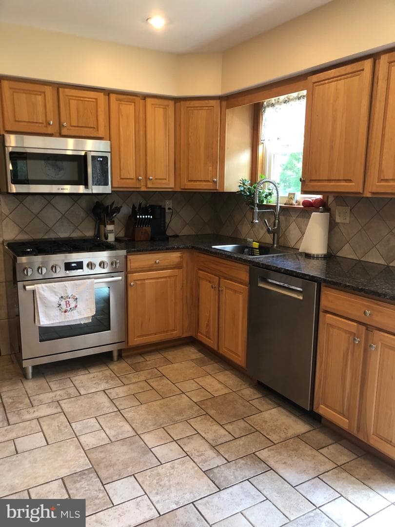 725 Scenic Drive photo 16