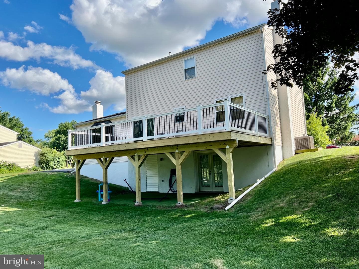 725 Scenic Drive photo 4