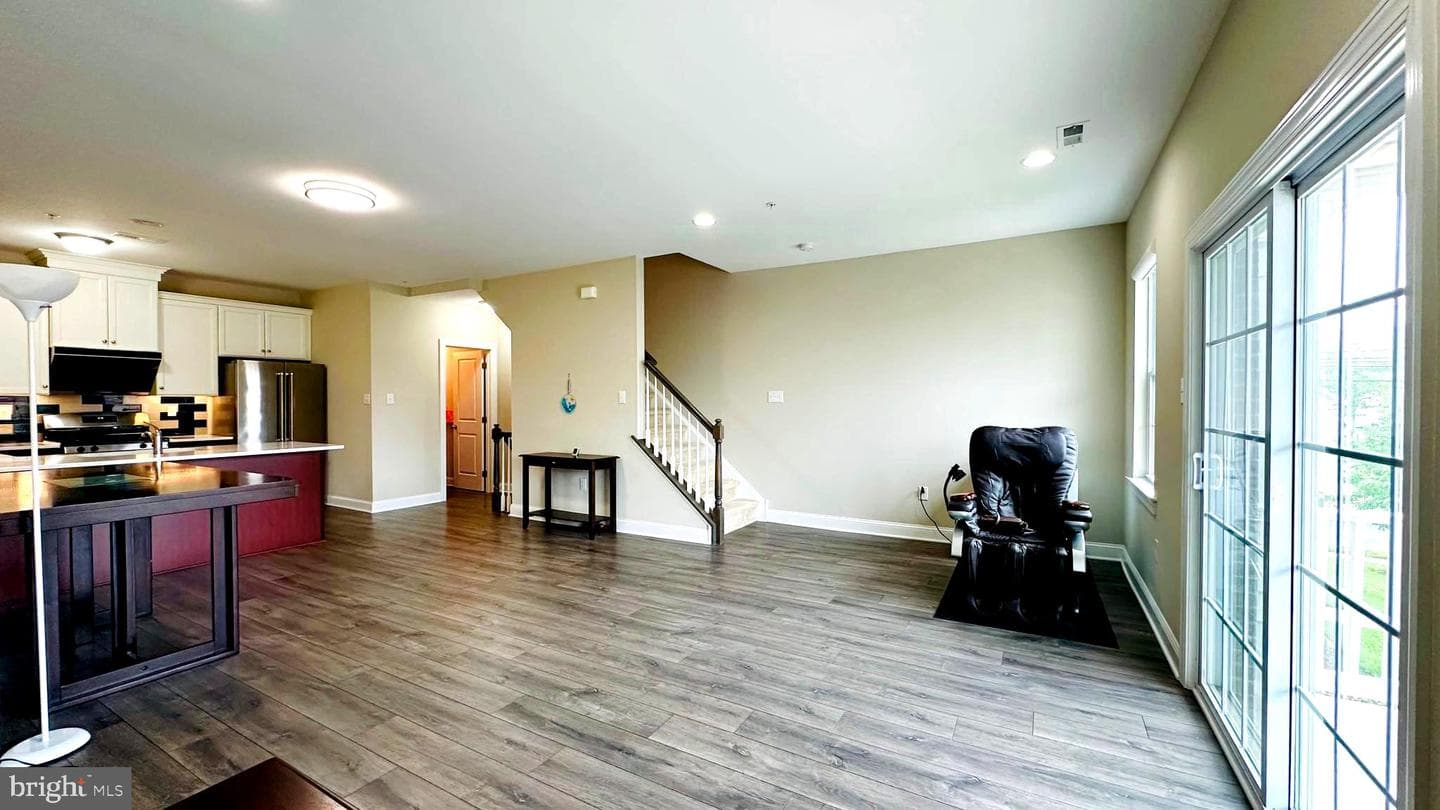 29 N Mitchell Avenue photo 11