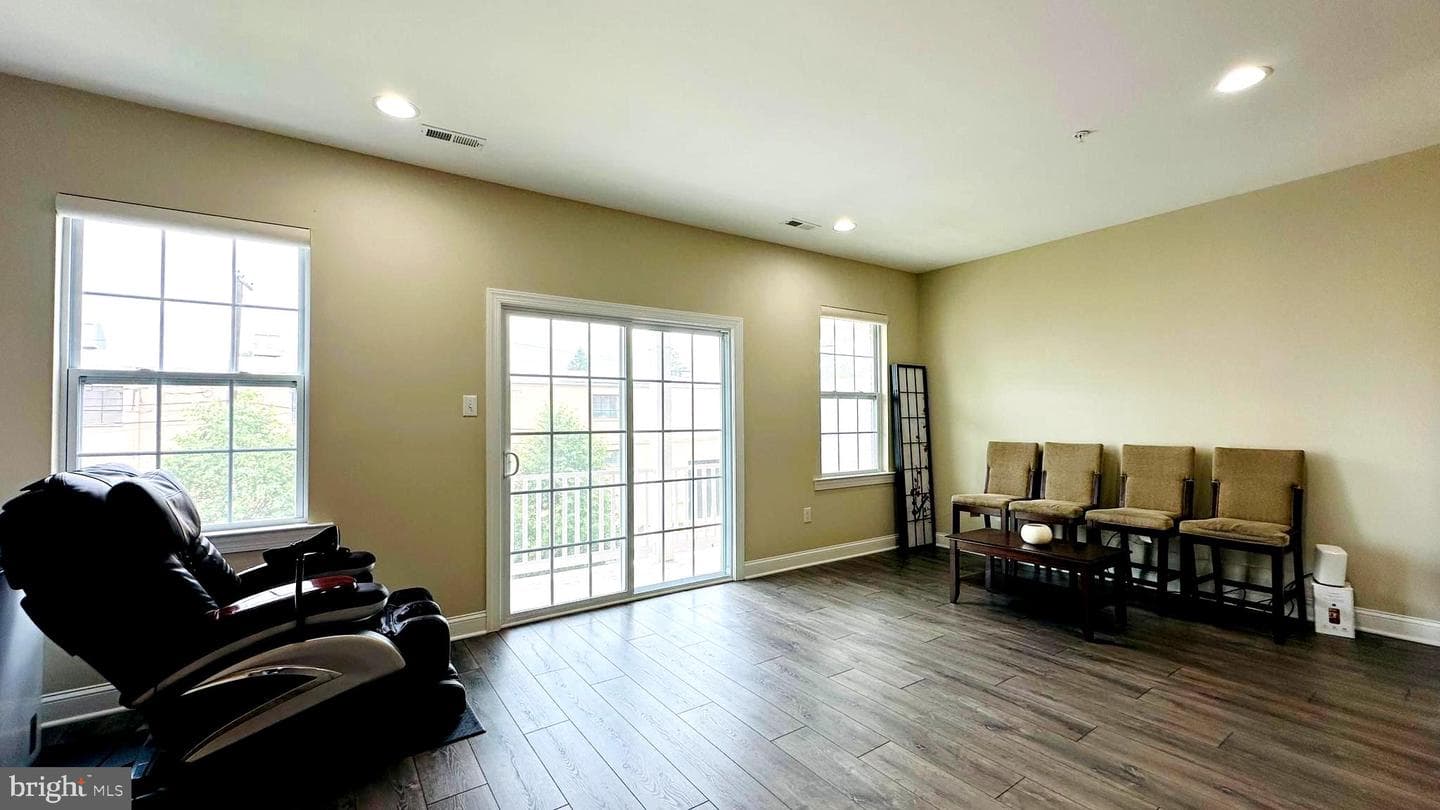 29 N Mitchell Avenue photo 9