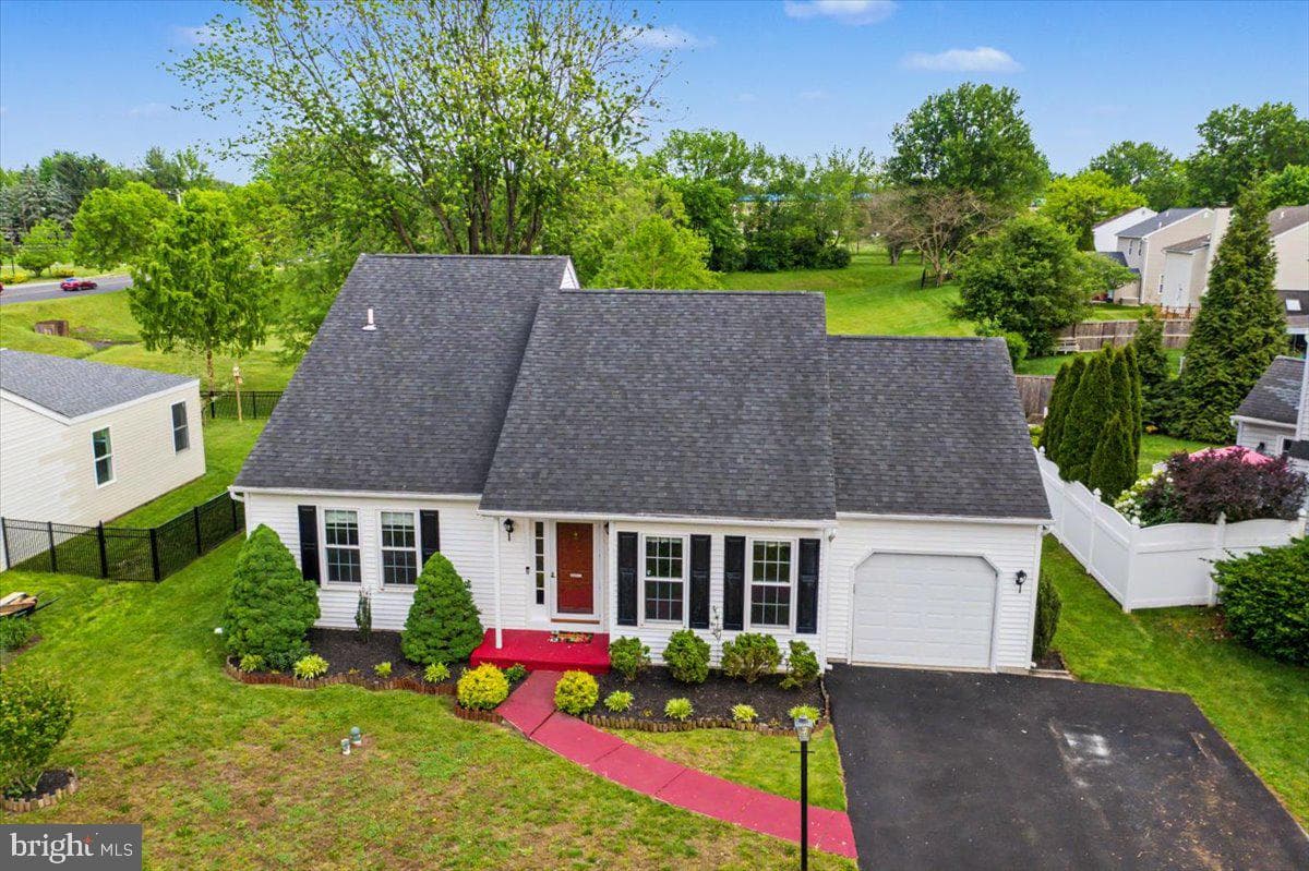 105 Abbey Dr photo 1