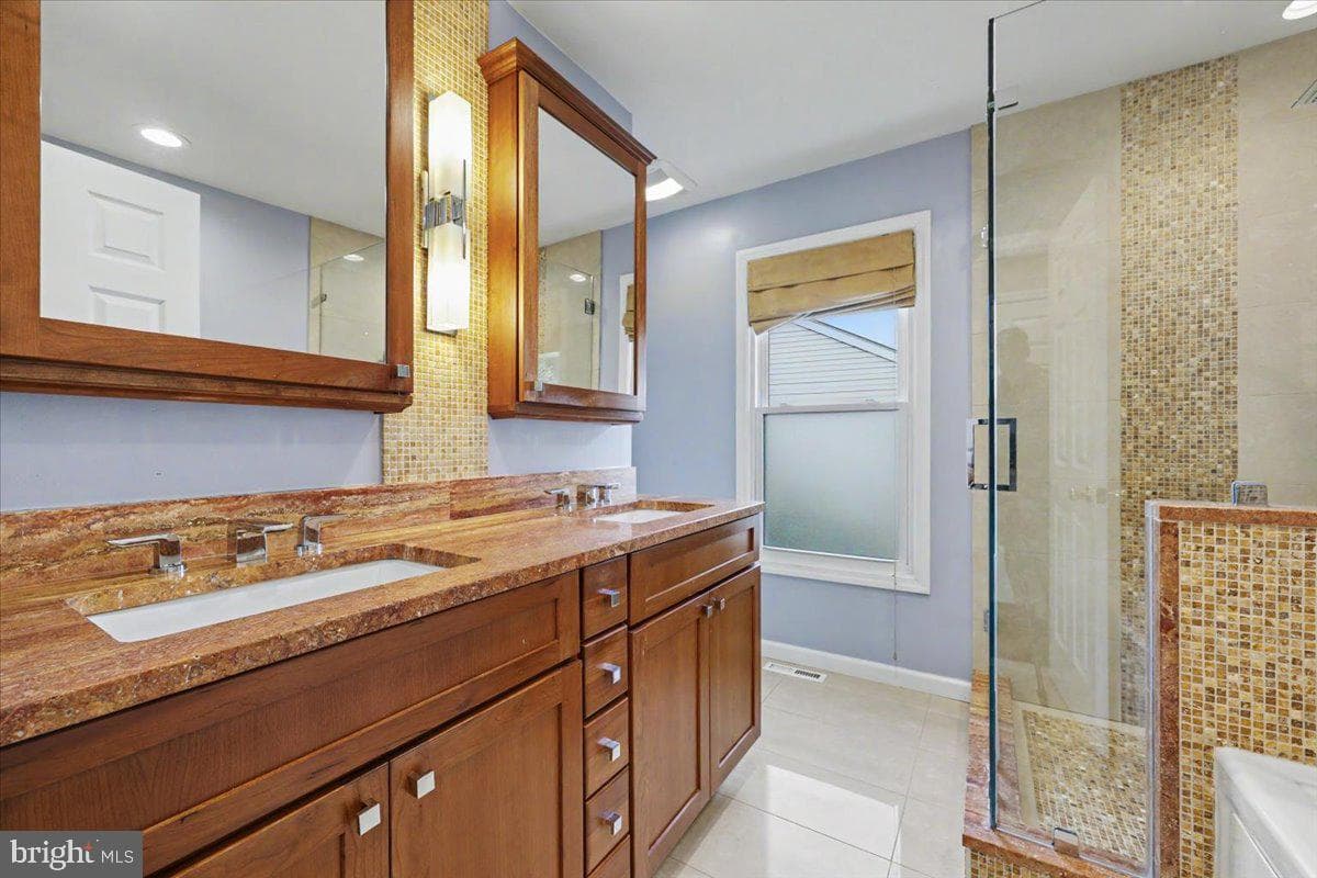 105 Abbey Dr photo 14