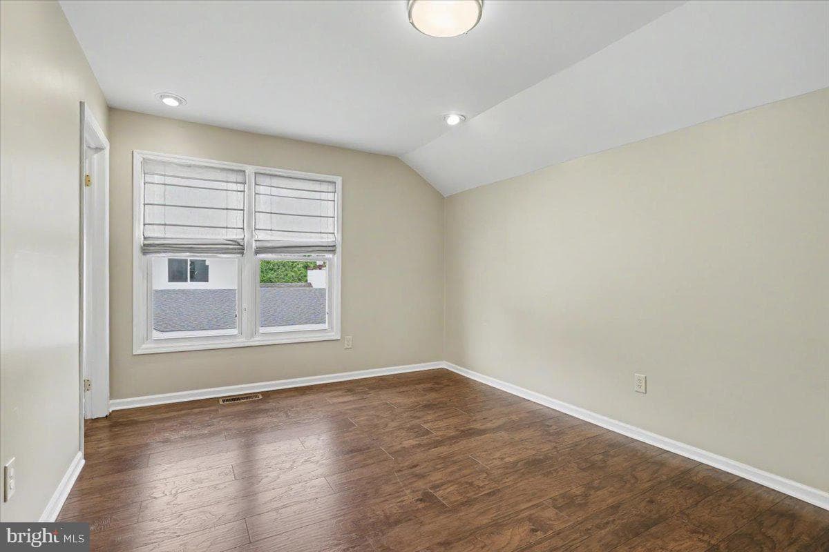 105 Abbey Dr photo 19