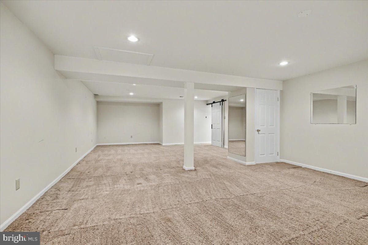 105 Abbey Dr photo 23
