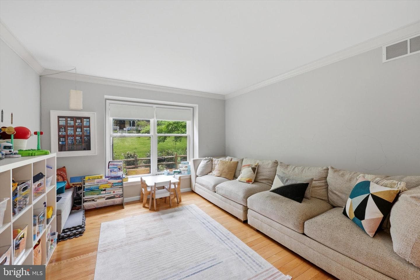 320 Maple Avenue photo 3