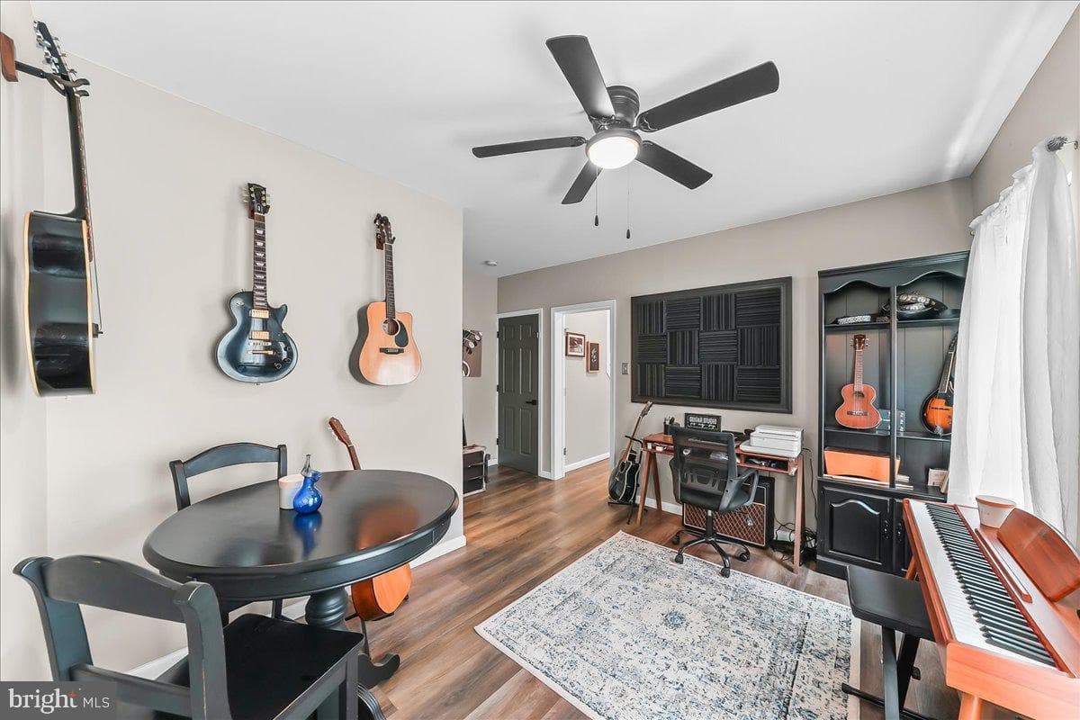 136 Walnut Street photo 8
