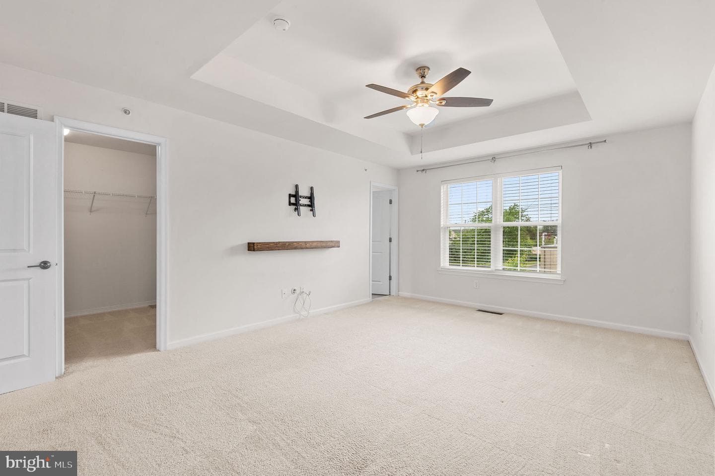 1037 Chapman photo 23