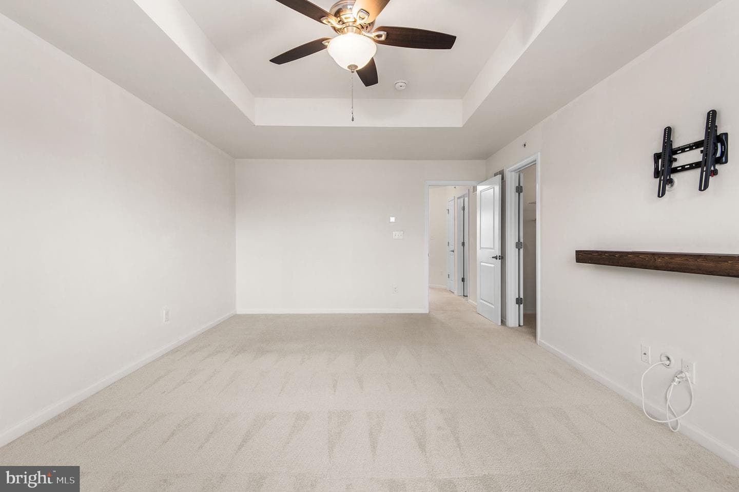 1037 Chapman photo 26