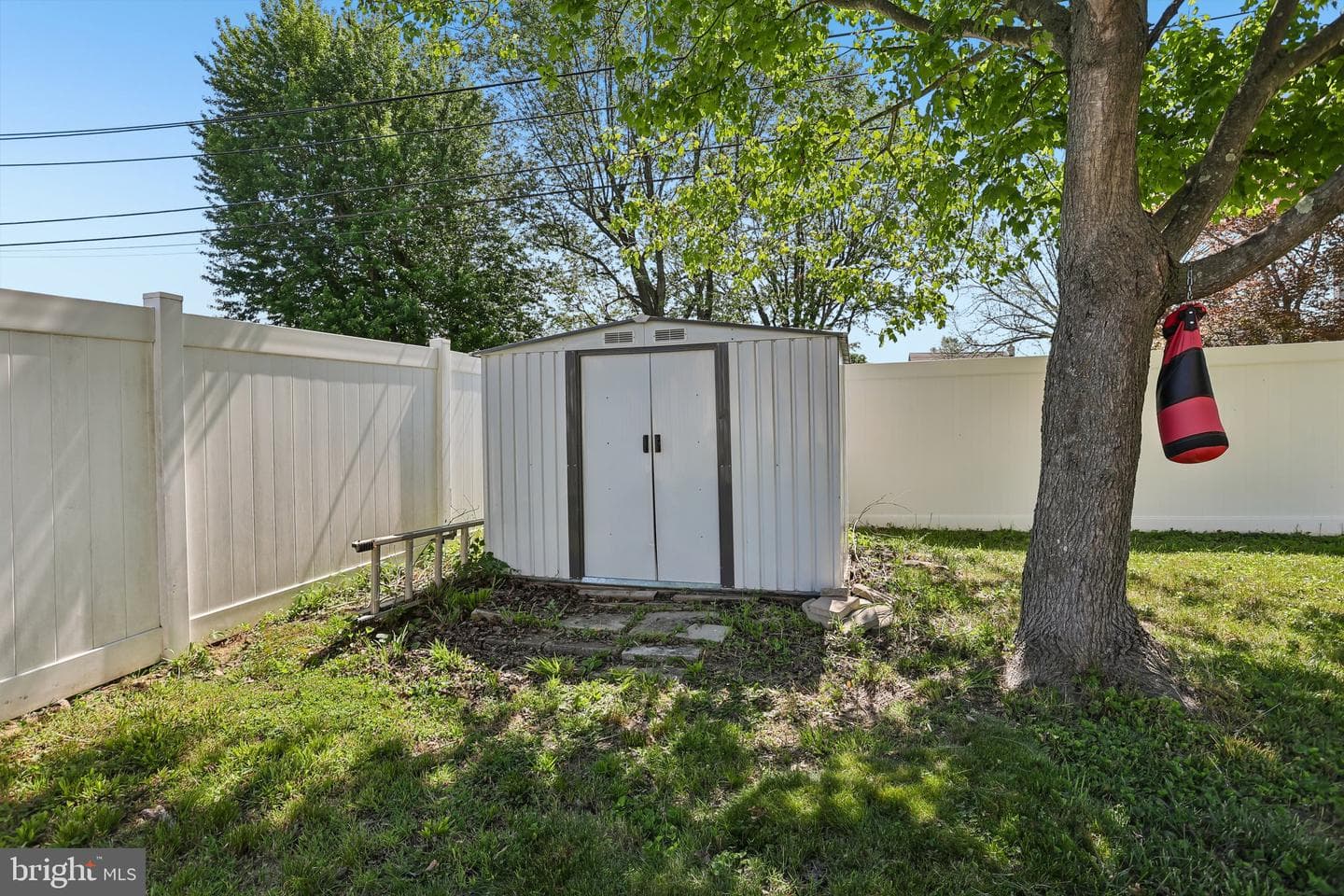 1040 East Avenue photo 26