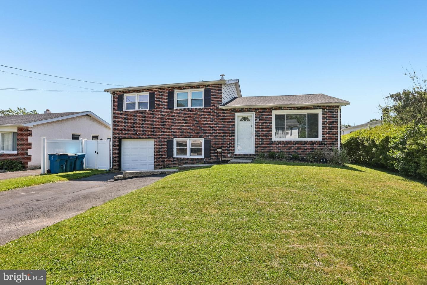 1040 East Avenue photo 28