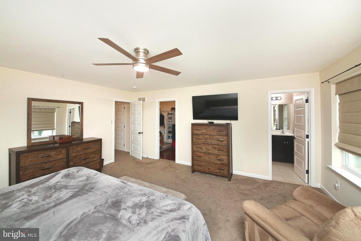 346 Roberts Avenue photo 12