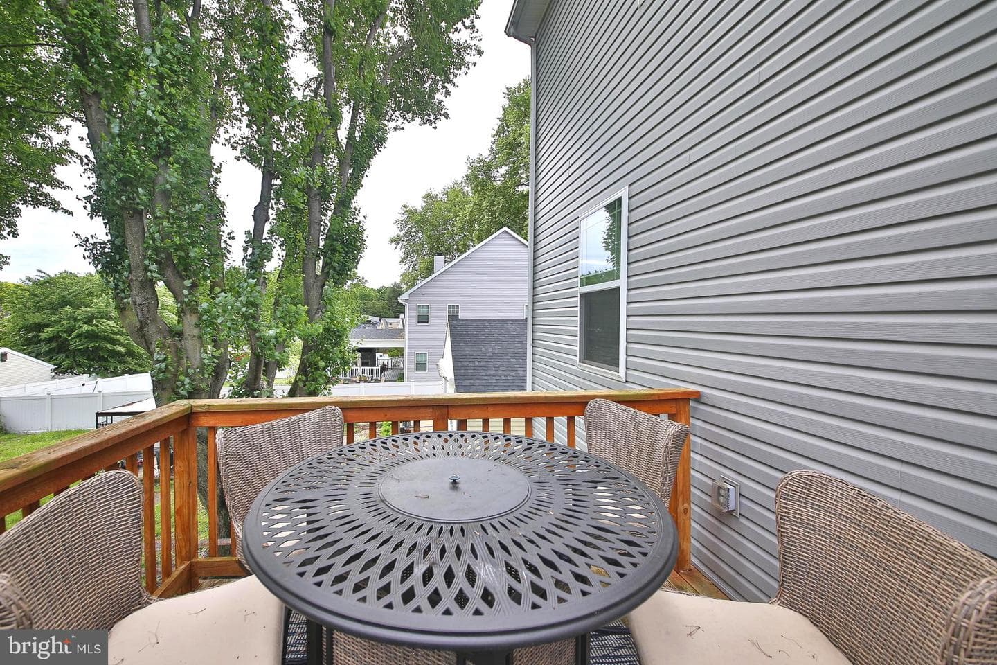 346 Roberts Avenue photo 26